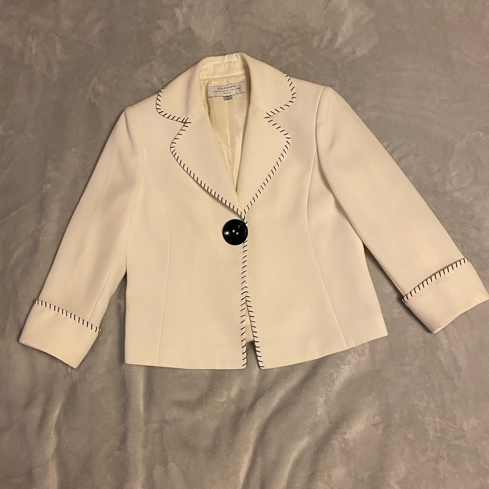 TAHARI Arthur S. Levine cream colored blazer.